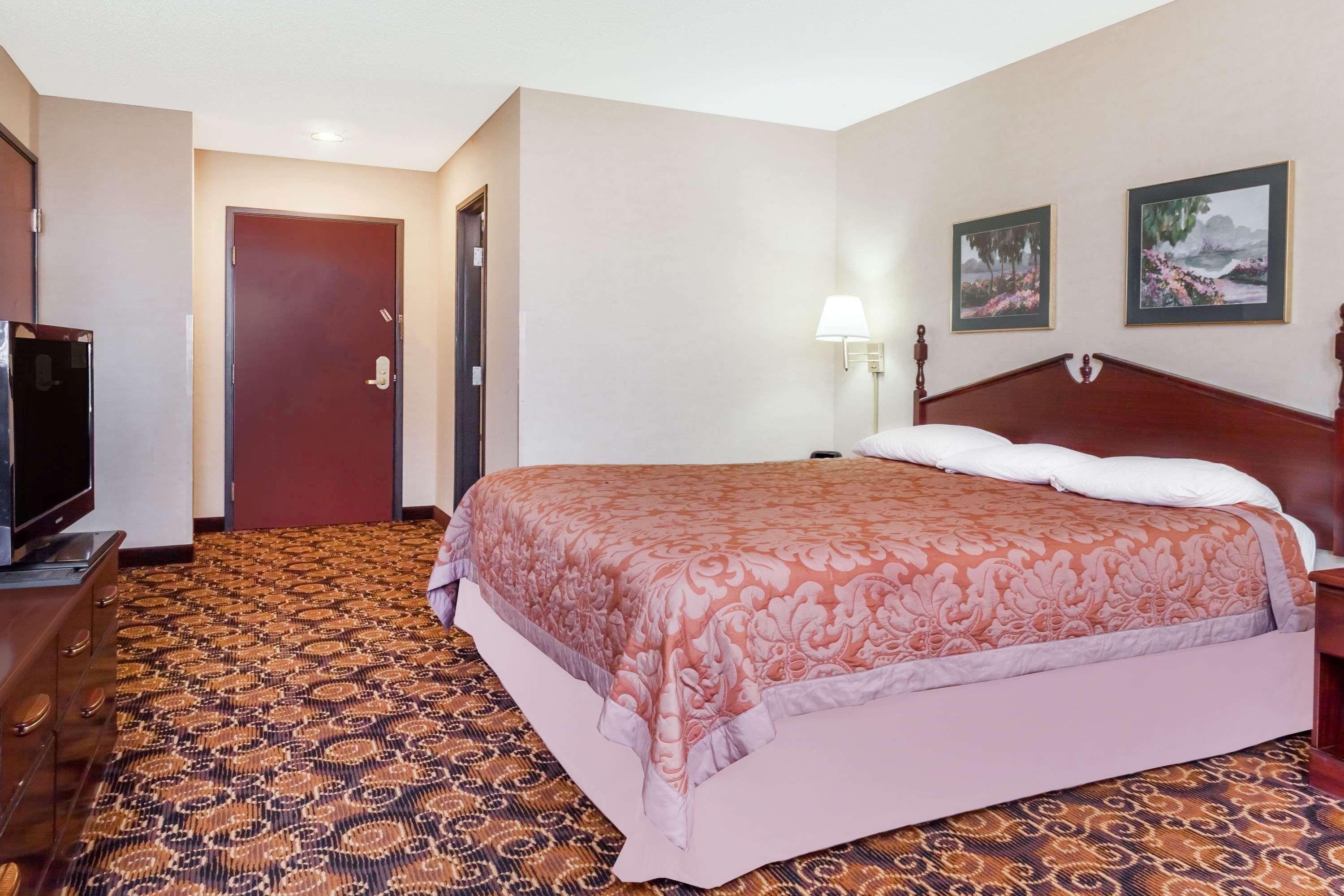 Super 8 by Wyndham Evansville North Stacer Eksteriør billede